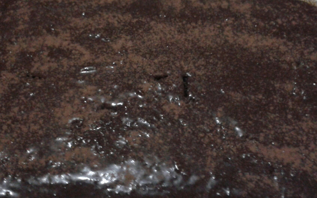 Bolo bomba de chocolate com creme