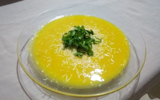 Caldo de milho verde com frango