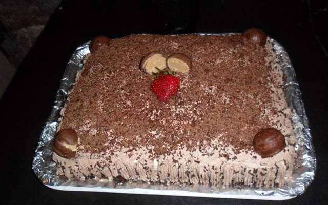 Bolo de chocolate com recheio de Leite Ninho