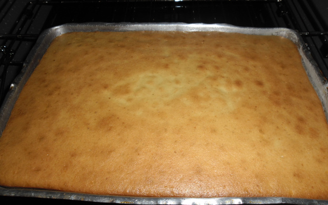 Bolo úmido de laranja