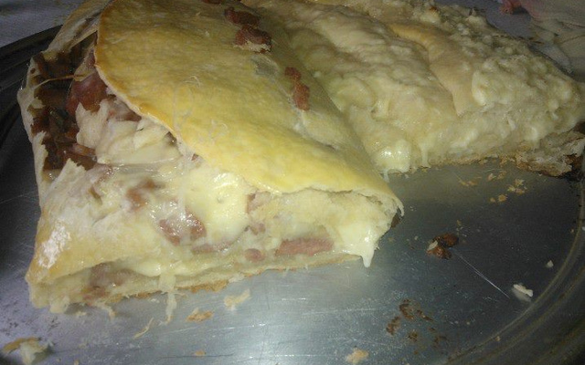 Pão de cebola e calabresa