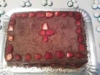 Bolo Mousse de chocolate com morangos