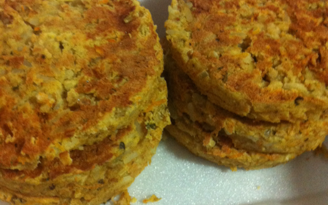 Hambúrguer de grão de bico e arroz integral