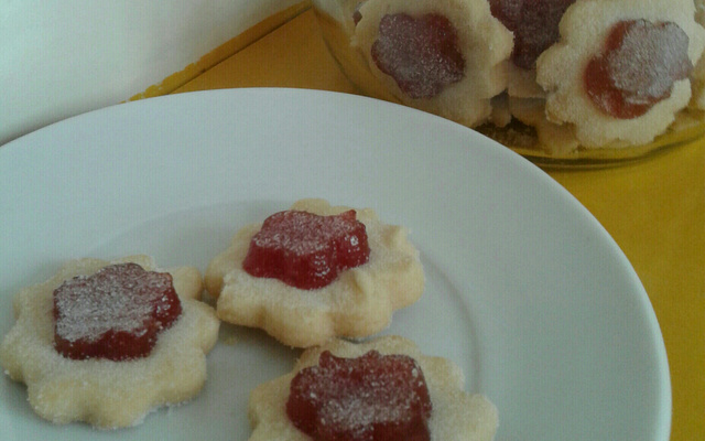 Biscoito amanteigado com goiabada