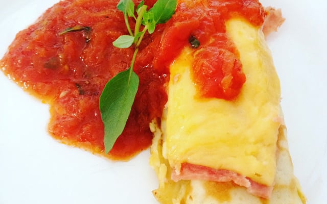 Panquecas ao molho sugô