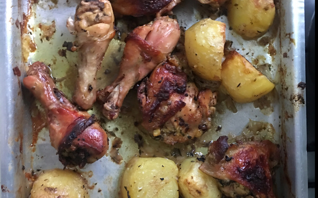 Frango assado na cerveja - chef Vitor Monteiro