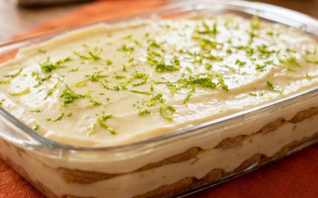 Travessa com pavê de limão que não vai ao fogo e não talha