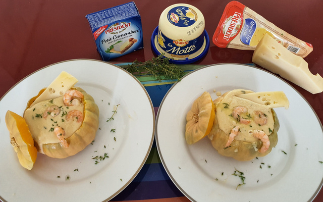 Mini abóbora recheada com creme de queijo e camarões 