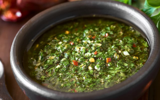 Molho chimichurri para churrasco