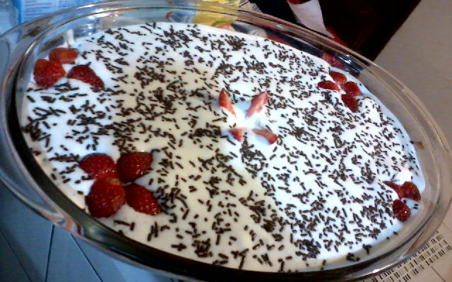 Pavê de chocolate com creme de abacaxi