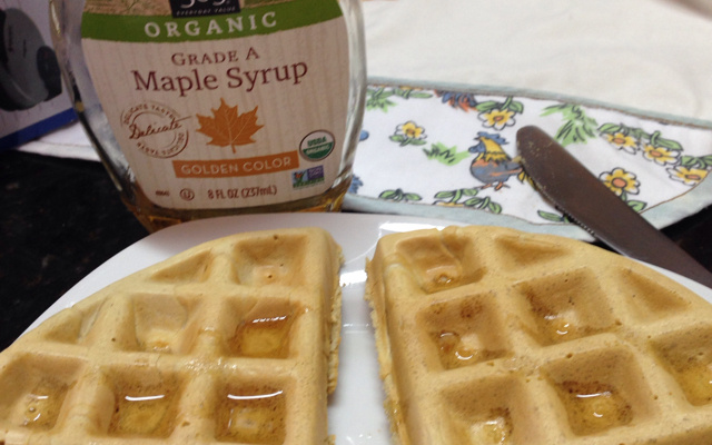 Waffle com pedaços de chocolate