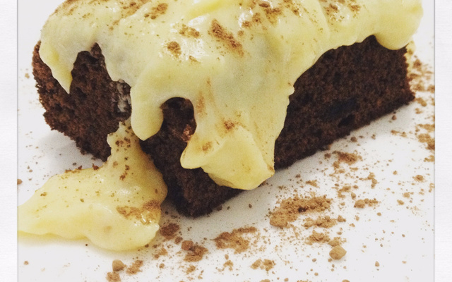 Bolo de Oreo com cobertura de leite em pó