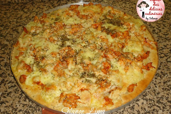 Pizza de frango e queijo