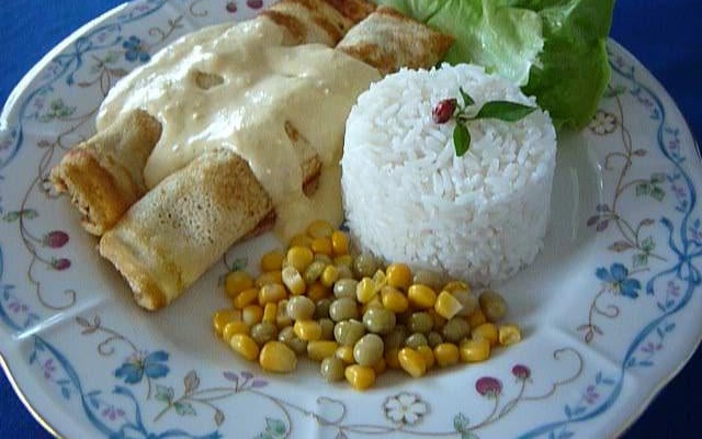 Panquecas de carne moída com creme de milho