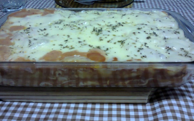 Conchiglione recheado com presunto, queijo e catupiry