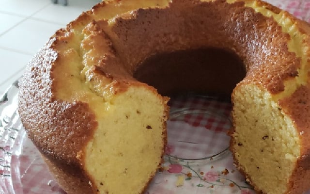 Bolo de fubá molhadinho