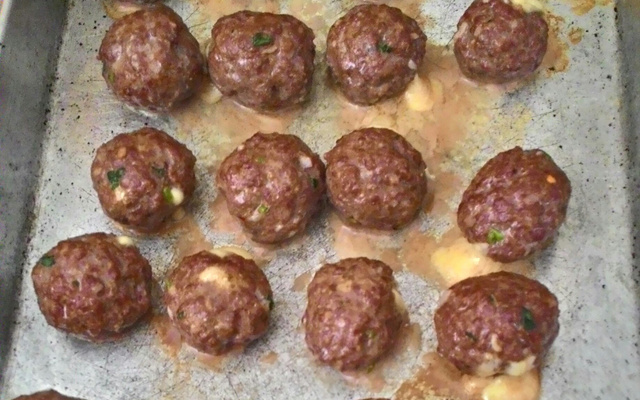 Almôndegas de forno recheada