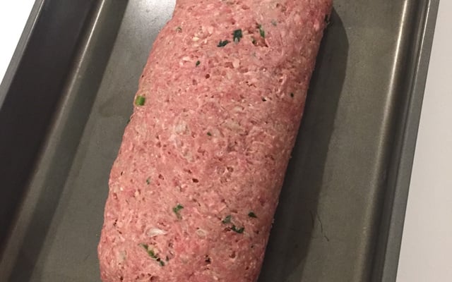 Rocambole de carne recheado