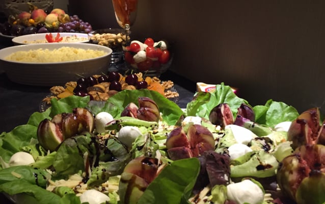 Salada de figo com mix de folhas