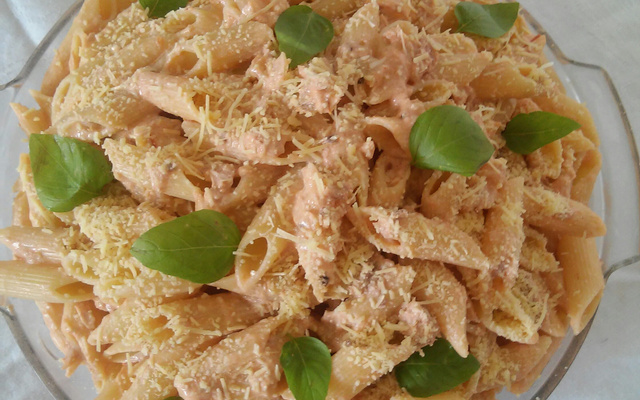 Penne com atum