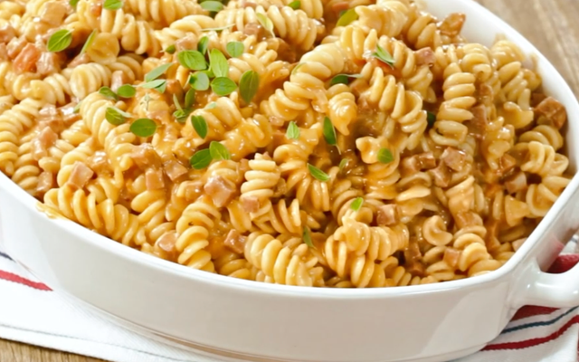 Macarrão de calabresa na panela de pressão