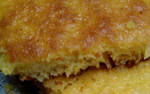Bolo de milho saboroso e fácil