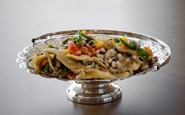 Salada de bacalhau e feijão fradinho