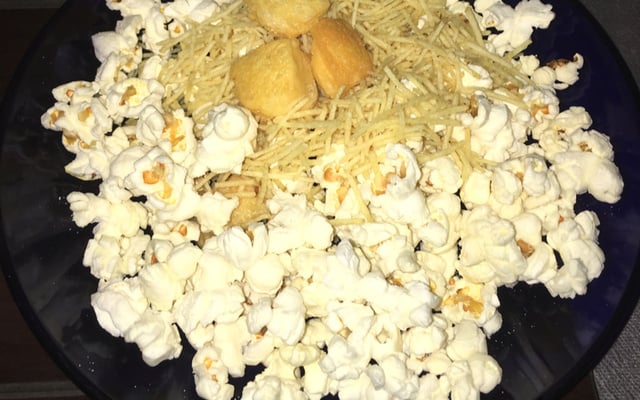 Pipoca com queijo crocante