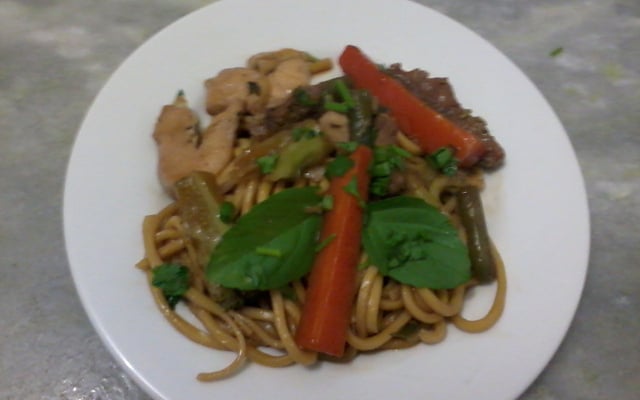 Yakisoba original (tipo fast food)