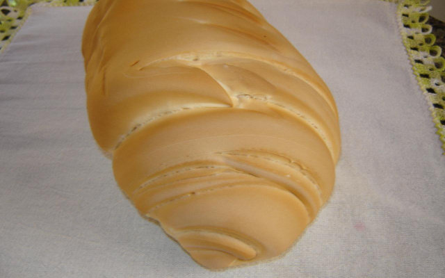 Pão caseiro recheado com chocolate