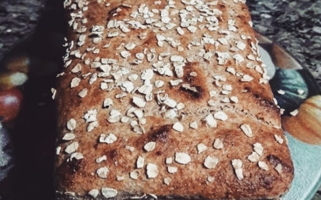 Pão fofinho de farinha integral de liquidificador