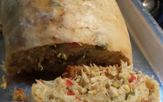 Rocambole  de massa de pastel