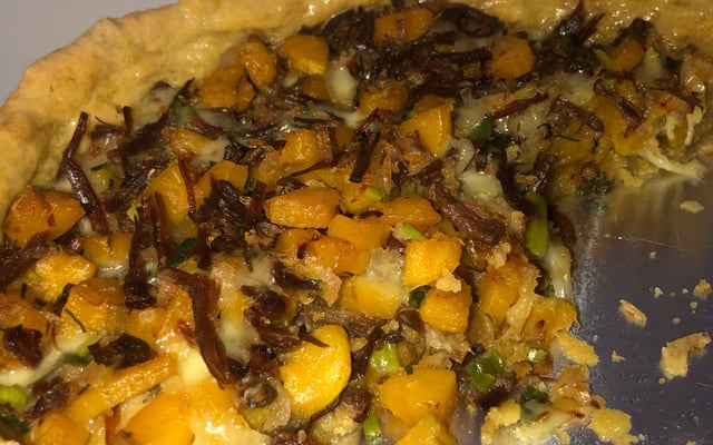 Torta de carne seca com banana da terra