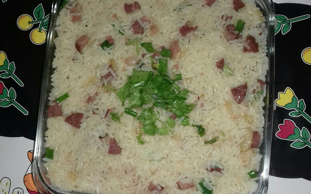 Arroz com milho e linguiça calabresa