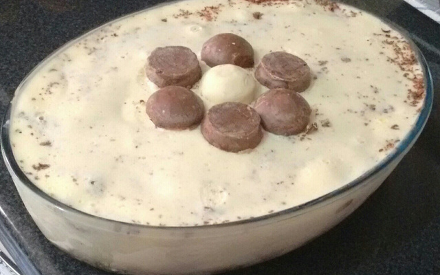 Pavê de sorvete e bombom