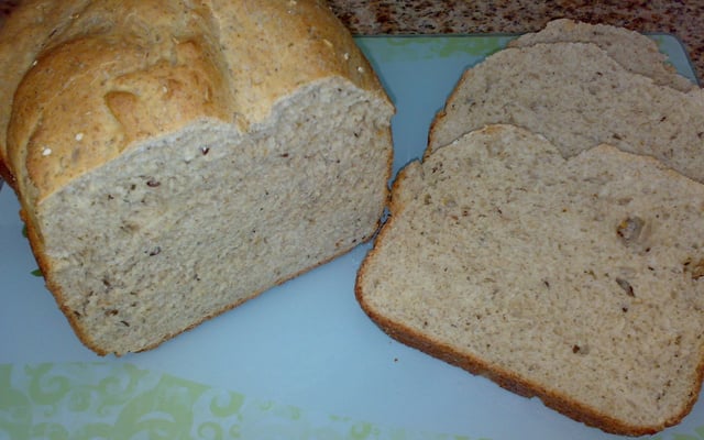 Pão pesto de centeio e grãos