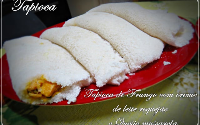 Tapioca com frango ao creme de leite e requeijão