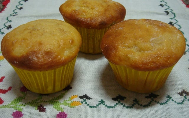 Muffins de iogurte, banana e canela