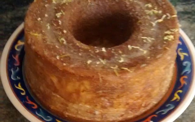 Bolo de laranja com calda