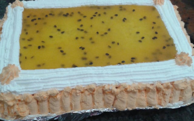 Bolo delicioso de mousse de maracujá