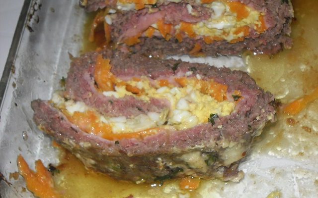 Rocambole de carne moída