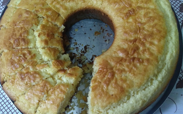 Bolo de aipim com coco, feito com polvilho doce