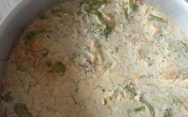 Torta de brócolis e frango cremosa light