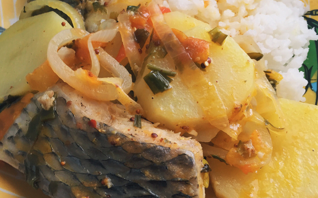 Fillé de peixe com batatas