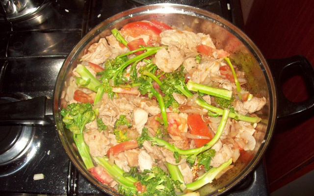 Refogado de frango com brócolis