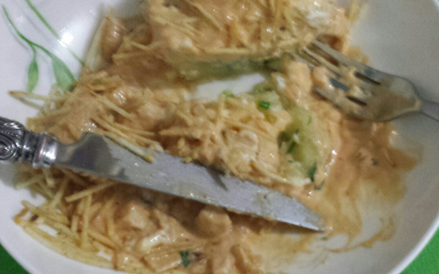 Batata recheada com estrogonofe e requeijão