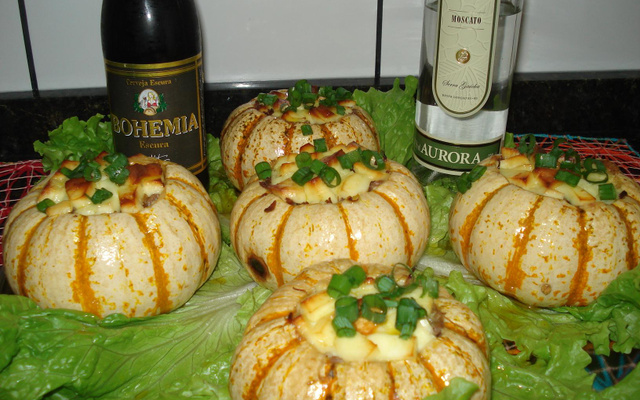 Minimoranga com carne de sol e queijo coalho