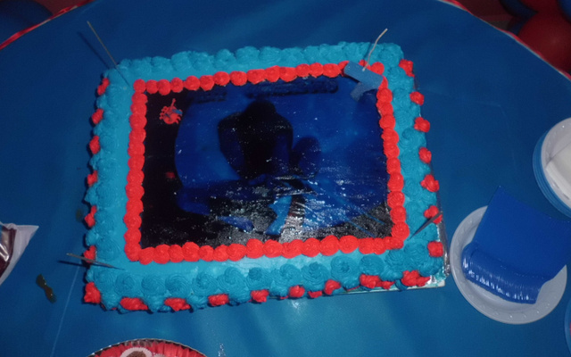 Bolo de aniversário de pêssego