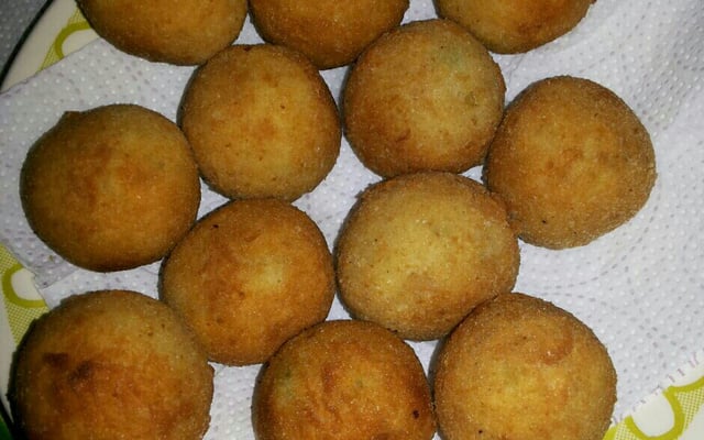 Bolinho de mandioca recheado