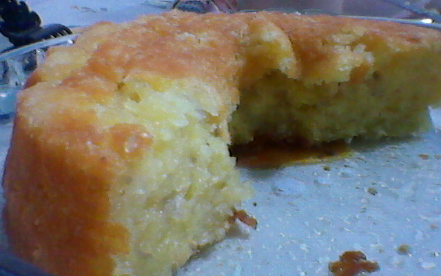 Bolo de mandioca (macaxeira)